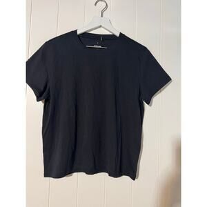 Everlane · Medium · Crew Neck Tee · Organic Cotton Box-Cut · Black